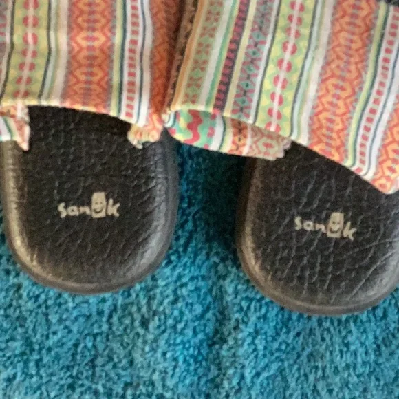 Colorful Patterned Sandals - Picture 3 of 3